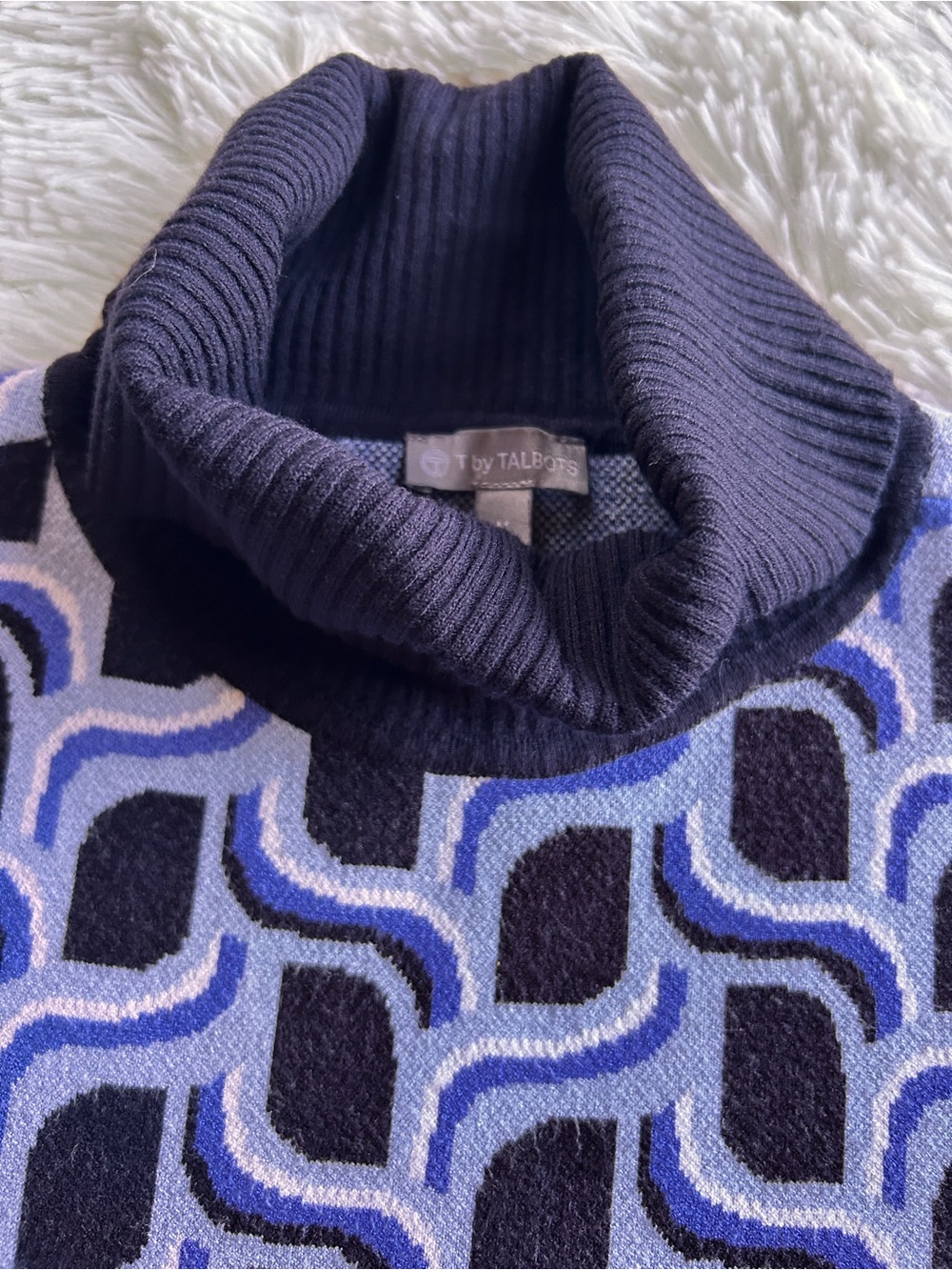 Talbots Birds Eye Jacquard Turtle-Neck Sweater - Size Medium - Picture 4 of 10